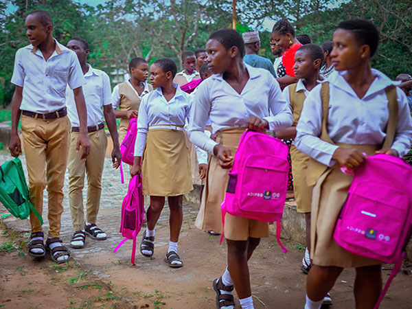 Polaris and Evolve team distributes school supplies to Iheme Memorial Secondary School girls at Imo State, Nigeria.